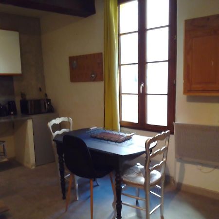 La Fontaine Apartment Мустие Сен Мари Екстериор снимка