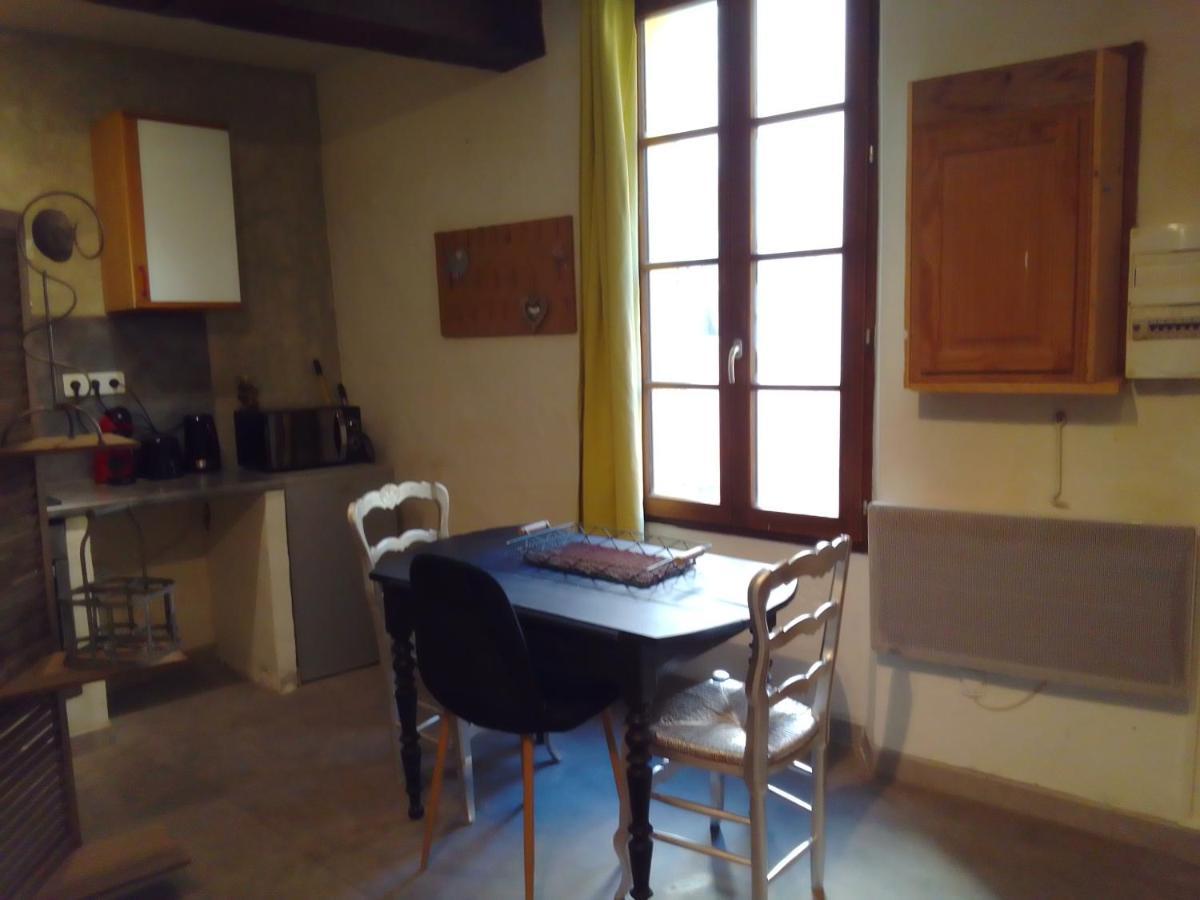 La Fontaine Apartment Мустие Сен Мари Екстериор снимка