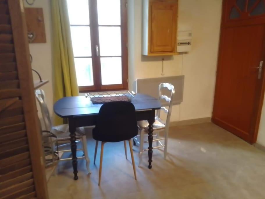 La Fontaine Apartment Мустие Сен Мари Екстериор снимка