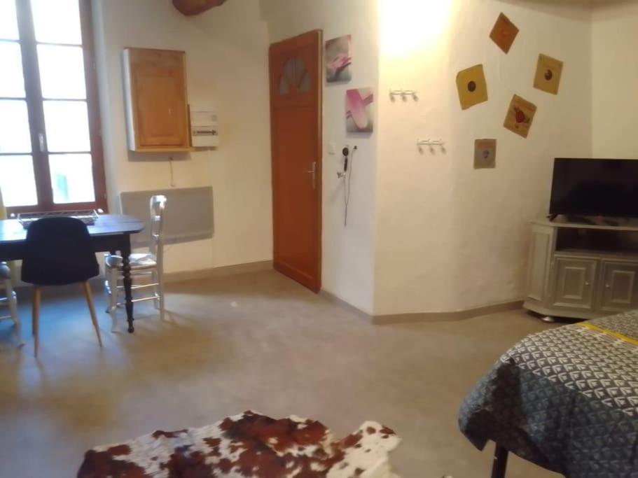 La Fontaine Apartment Мустие Сен Мари Екстериор снимка