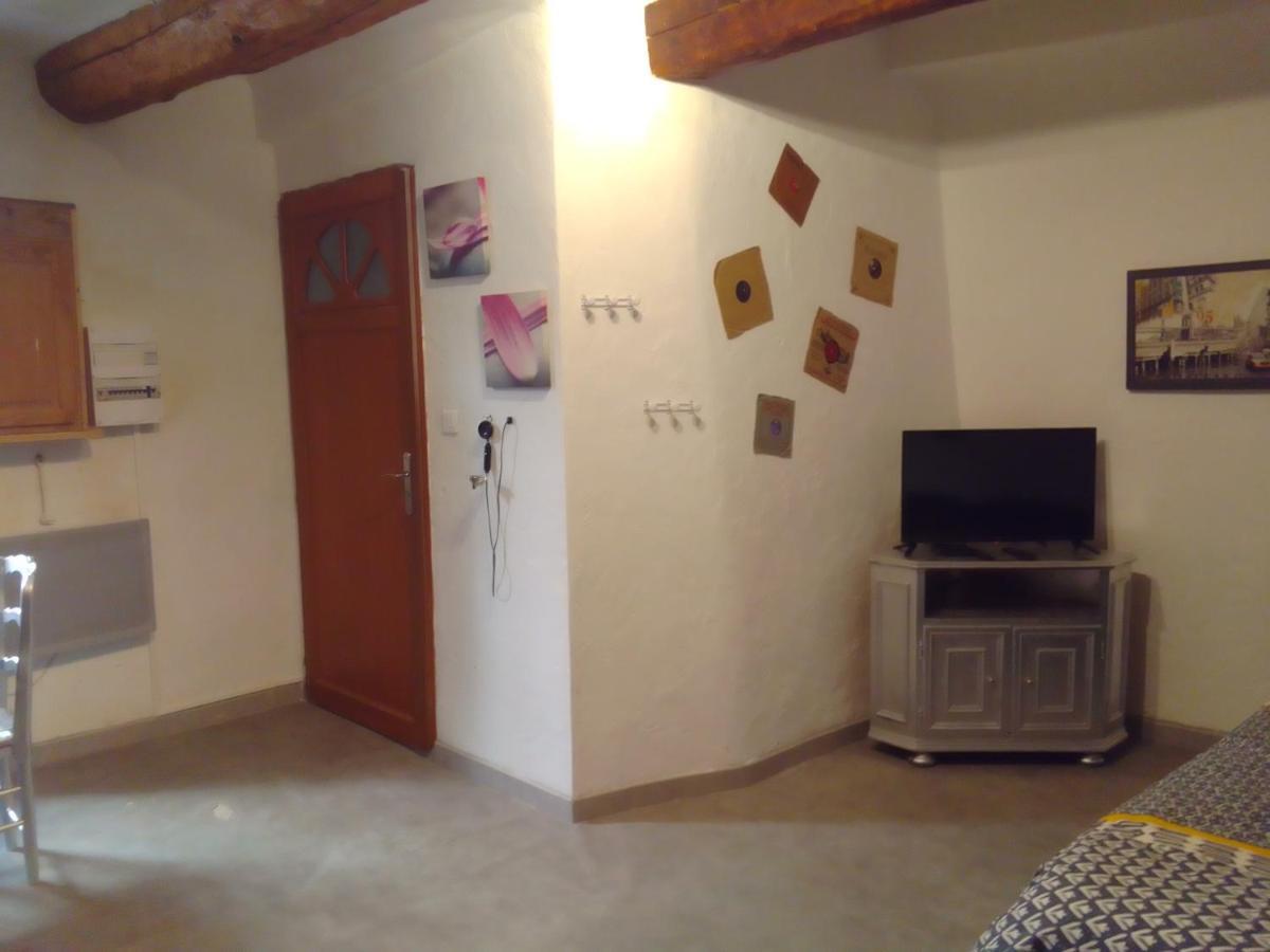 La Fontaine Apartment Мустие Сен Мари Екстериор снимка