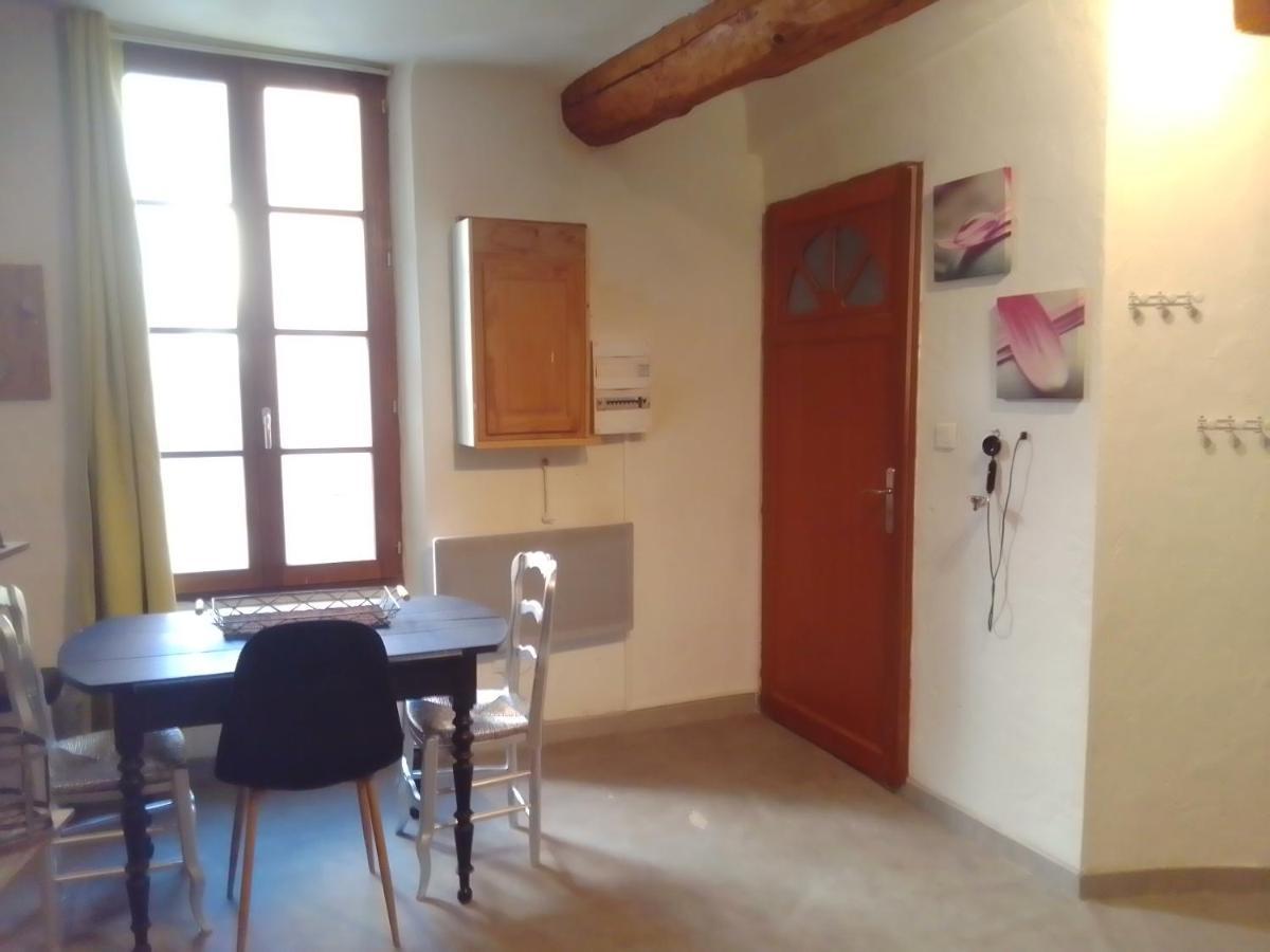 La Fontaine Apartment Мустие Сен Мари Екстериор снимка